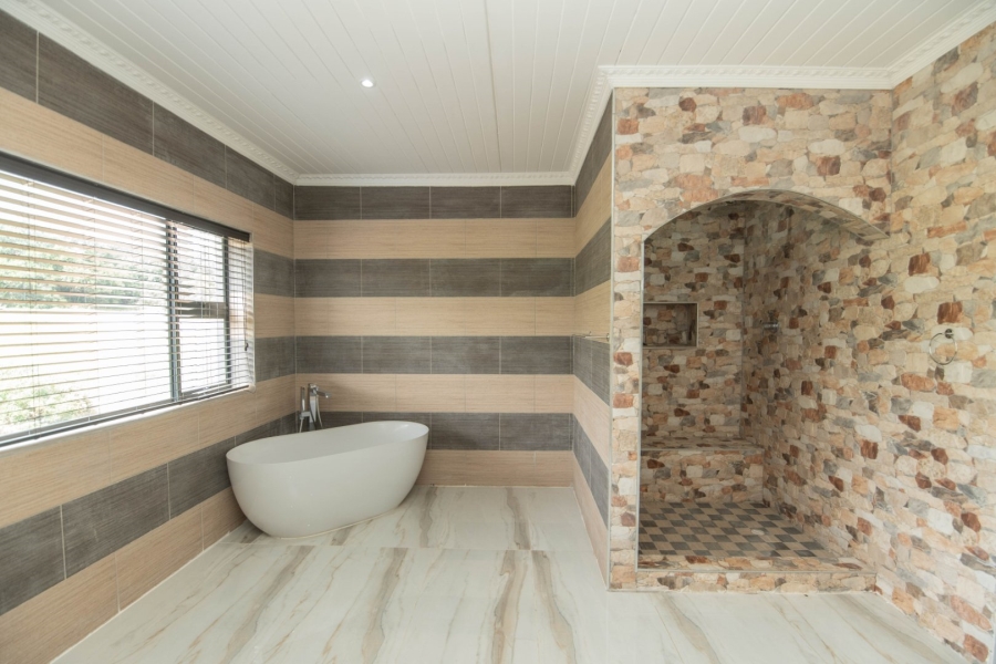 6 Bedroom Property for Sale in Royalston Residential Estate and Wildlife Reserve Eastern Cape